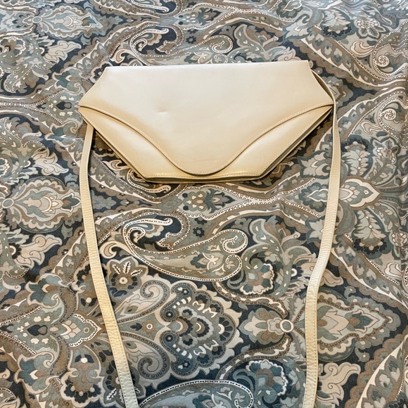 Charles Jourdan Bags Vintage Charles Jourdan Ivory Leather Shoulder Bag Poshmark